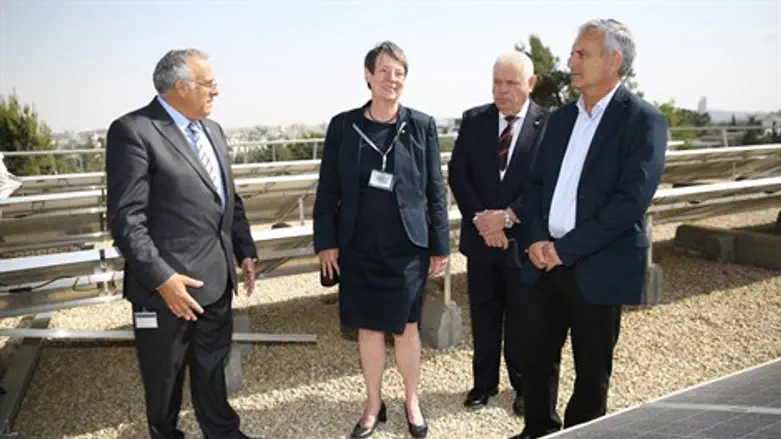 שרת הסביבה של גרמניה, ברברה הנדריקס, בכנסת