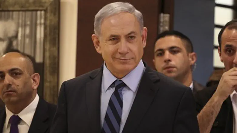 מטפל בסוגיה הבעייתית לא פחות מבחינתו - חלוקת התפקידים בליכוד. בנימין נתניהו