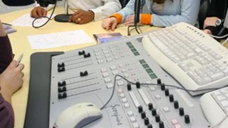 תחנת רדיו. אילוסטרציה