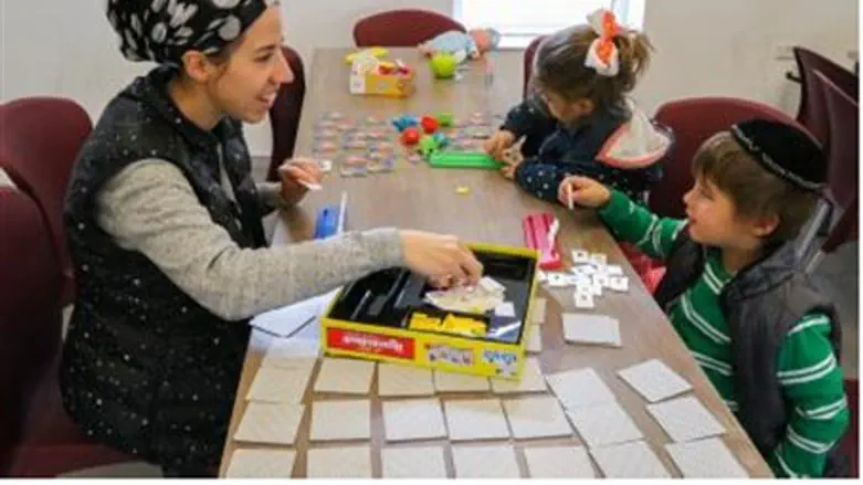 Mother and children (illustration)