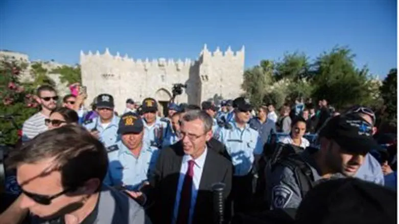Min. Levin tours Jerusalem