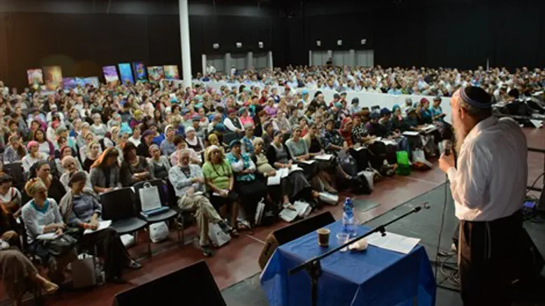 כנס בכל לבבך
