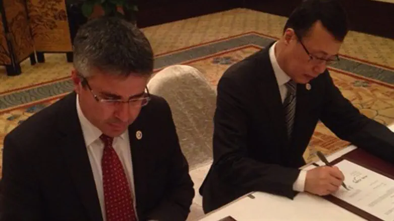 חתימה על ההסכם