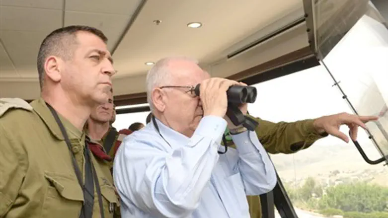 Rivlin, at northern observation point