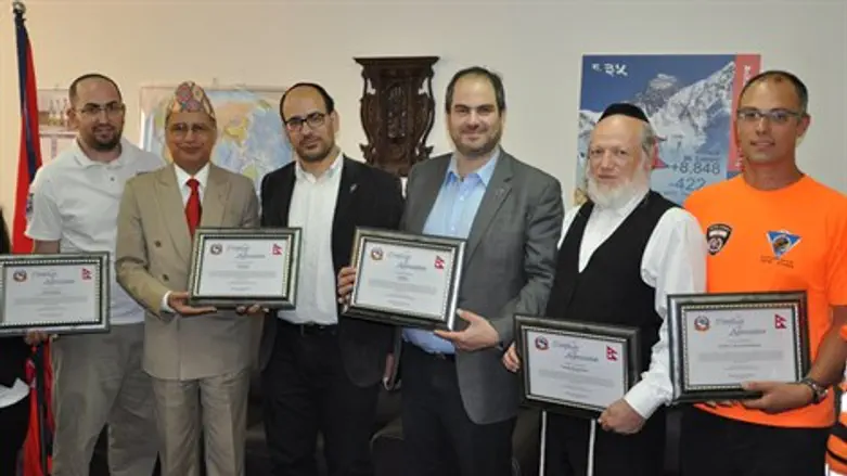 הענקת תעודת ההוקרה