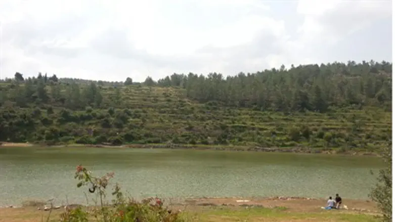 Водохранилище в Бейт-Зайт