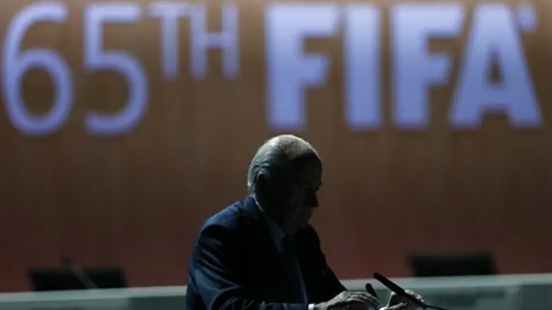 בלאטר. מושעה לשמונה שנים