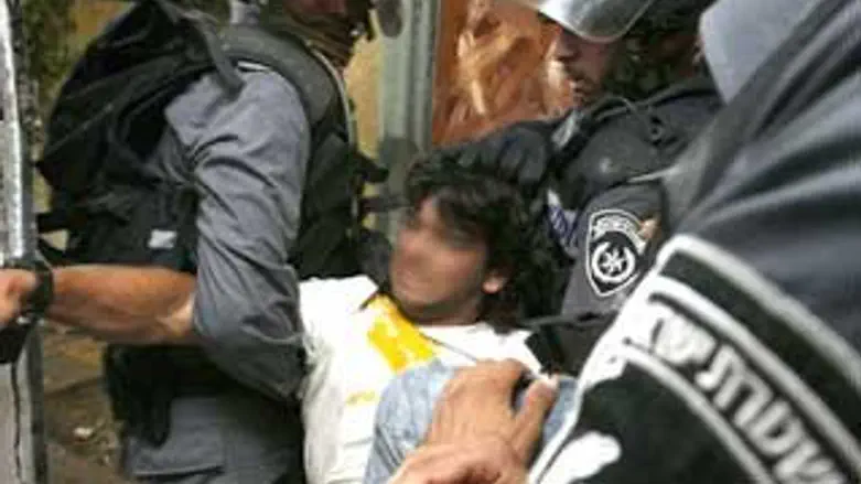 פינוי אלים.