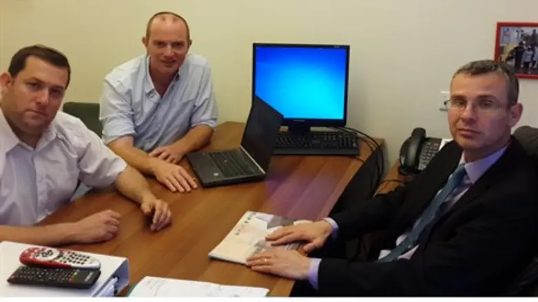 Tourism Minister Yariv Levin meets Samaria Council heads