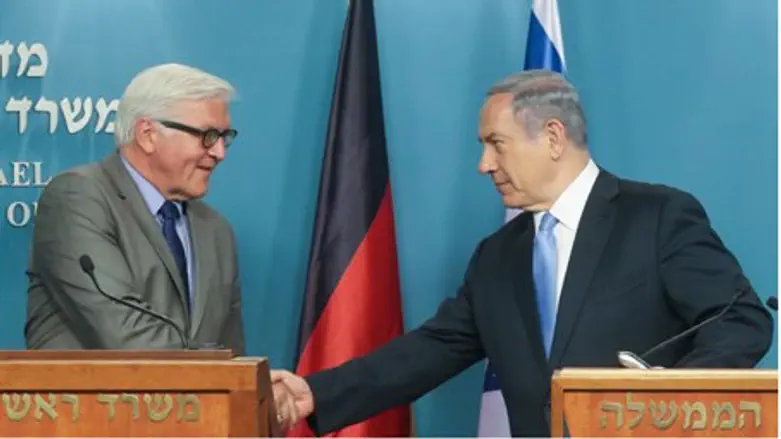 Steinmeier and Netanyahu shake hands