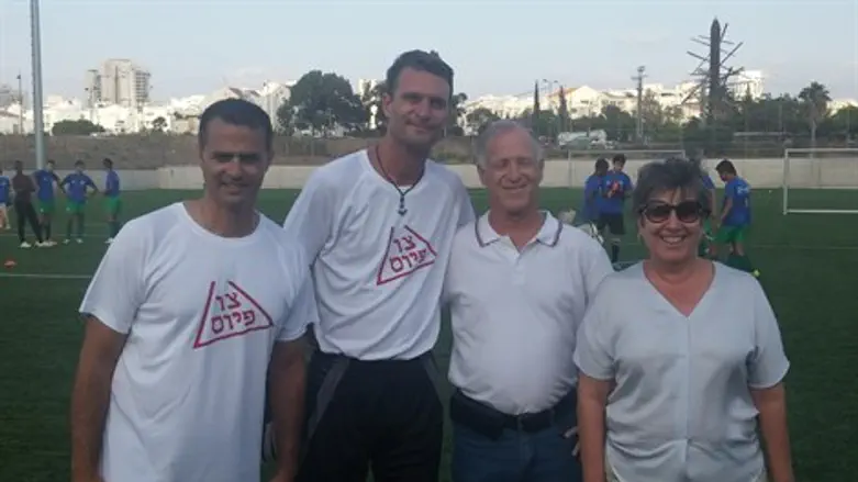 מנכ"לית צו פיוס, אחיו של אורבך ושחקני העבר