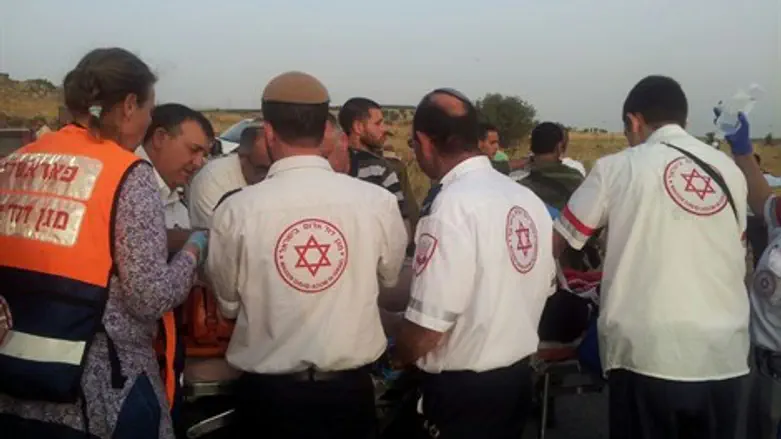 צוותי מד"א בתאונה בגולן