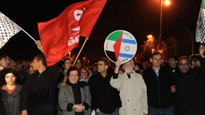 מהפגנות גוש שלום