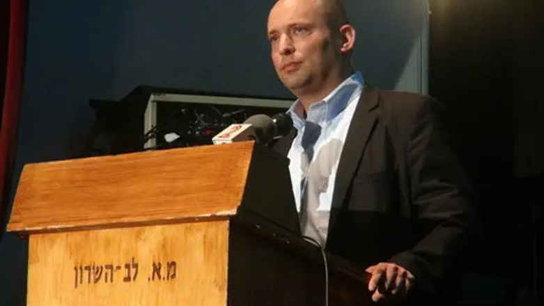 בנט בקרית החינוך דרור