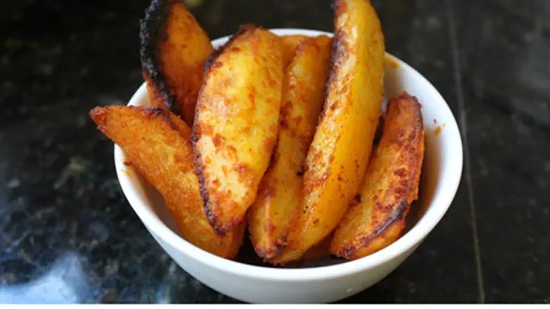 Roast potato wedges