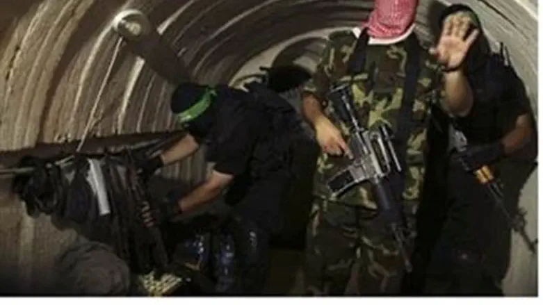 Hamas terrorists inside terror tunnel (file)