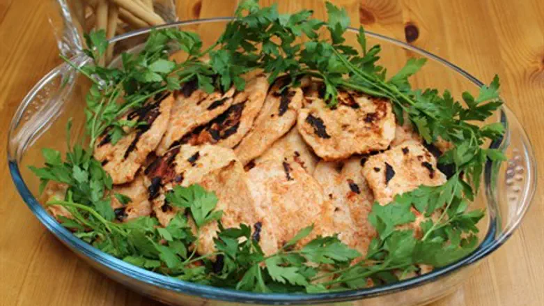 Grilled Boneless Chicken Breast/Thighs