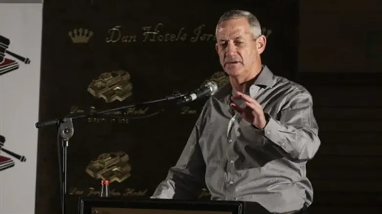 בני גנץ. ארכיון