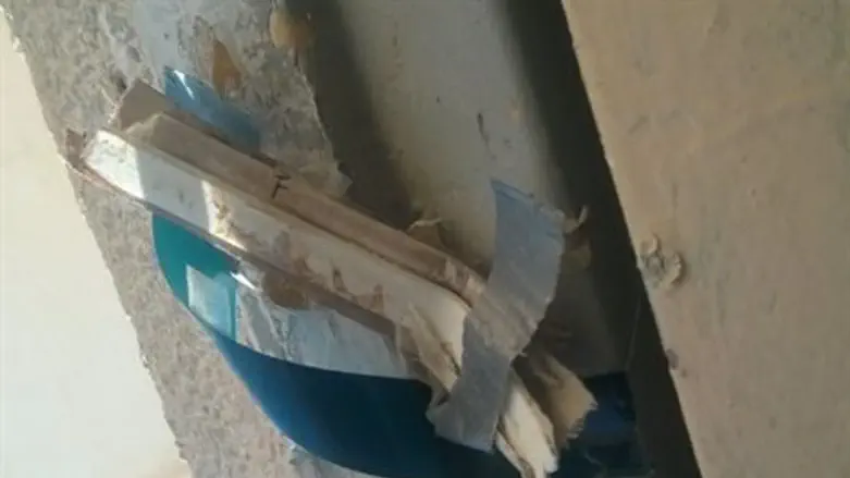 מזוזה מוזנחת בבסיס צה"ל