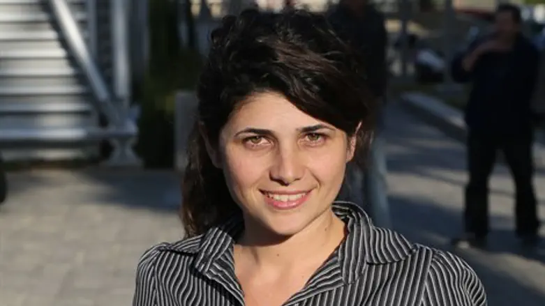 מחממת מנועים? שרן השכל