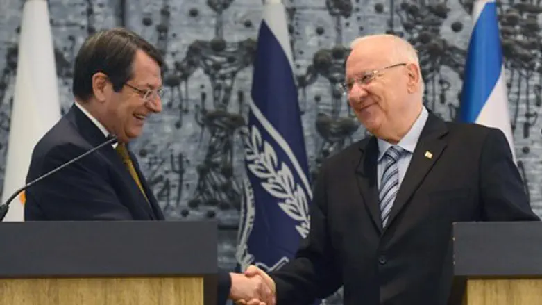 ריבלין ועמיתו הקפריסאי. היום