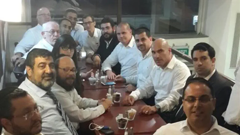 סיעת אמונה במקצוע