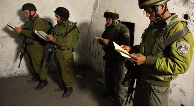 IDF soldiers at Joseph's Tomb (file)