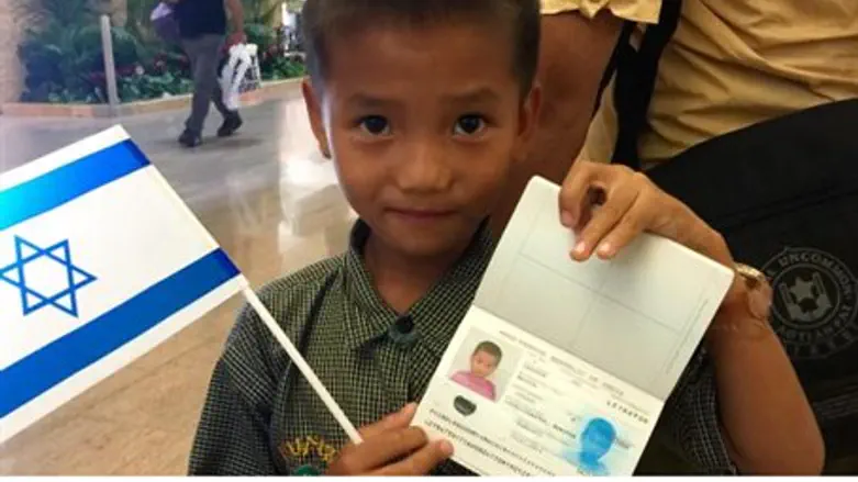 3,000th Ben Menashe oleh