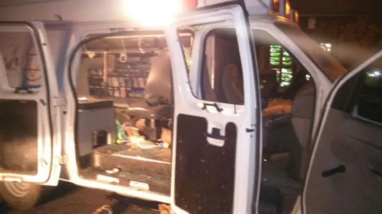 האמבולנס הצבאי שהותקף באבנים
