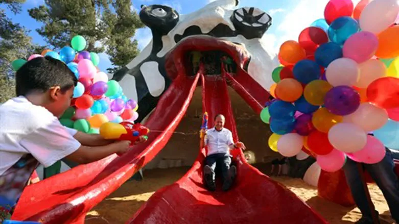 חוגג. ברקת