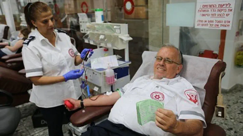 משה גלרנטר תורם דם