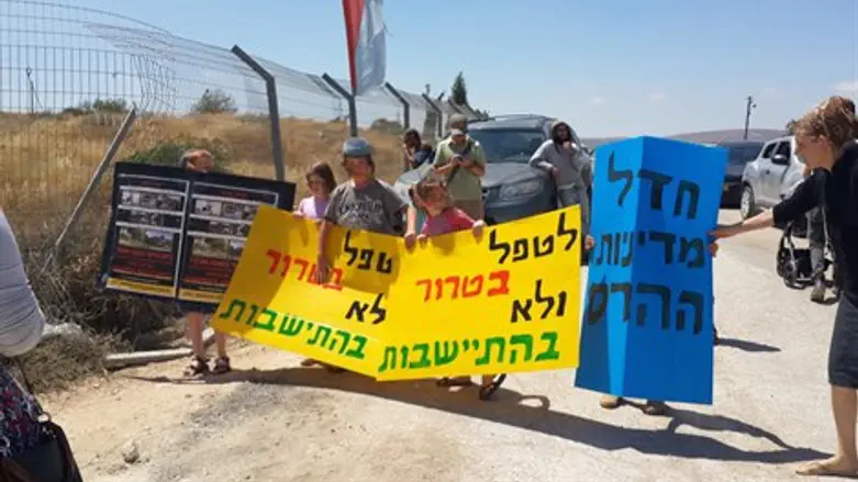 מוחים נגד ההרס