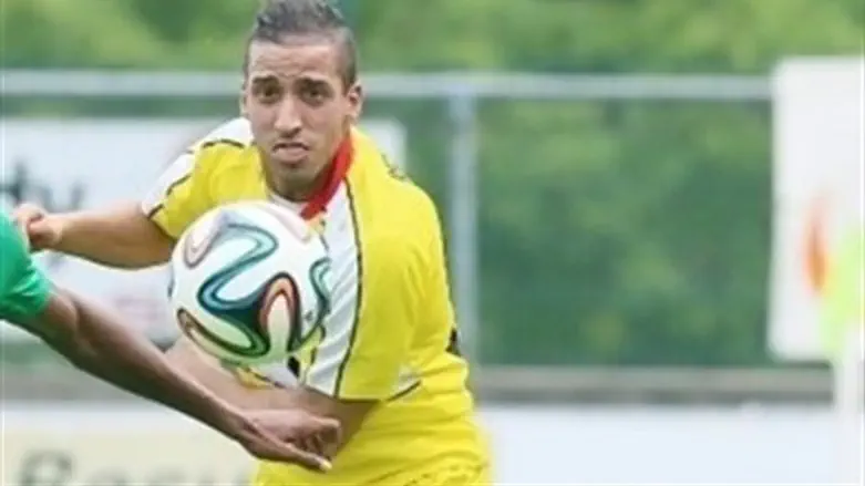 הושעה לאחר שהביע תמיכה בפלסטינים. יאסין בנג'יבה