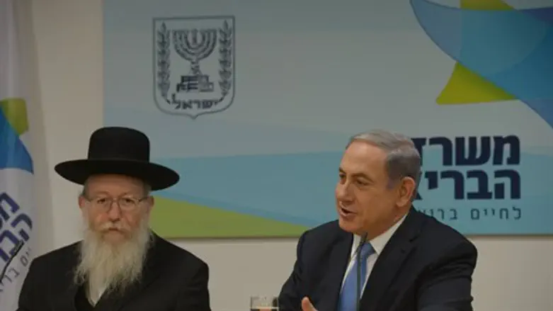 ראש הממשלה וסגן שר הבריאות