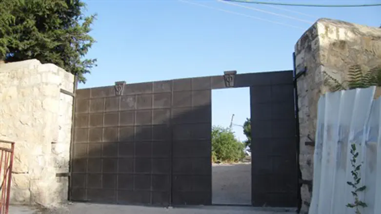 שער הכנסייה בהר ציון