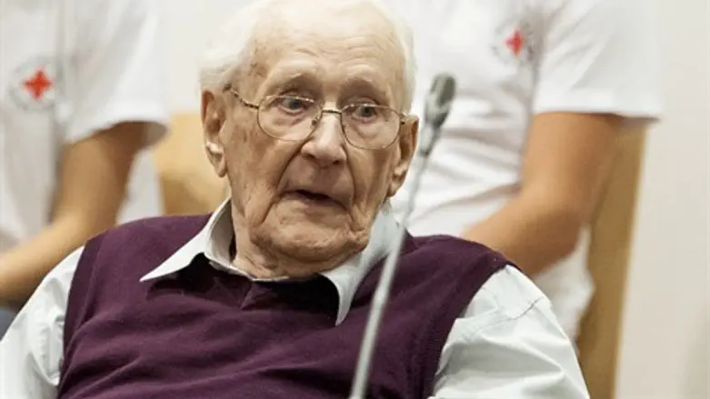 אוסקר גרונינג בבית משפט.