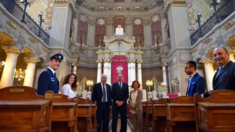 יעלון בבית הכנסת העתיק