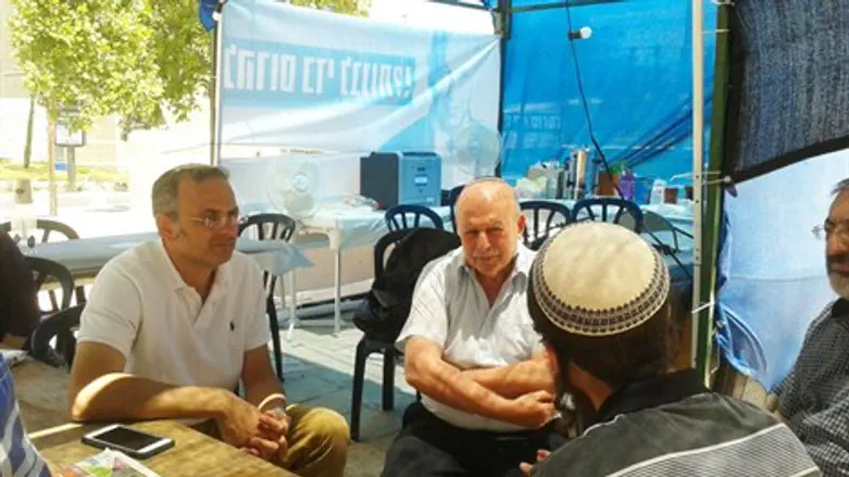 “מדיניות משפטית גזענית”. ח”כ סלומיאנסקי במאהל המחאה של תושבי בית אל
