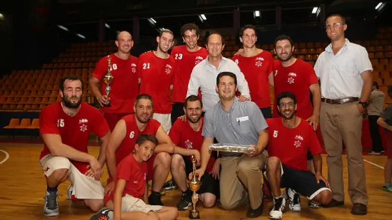 קבוצת ניצנים הזוכה