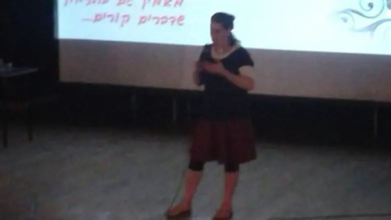 ריעות בשיחה עם הבנות