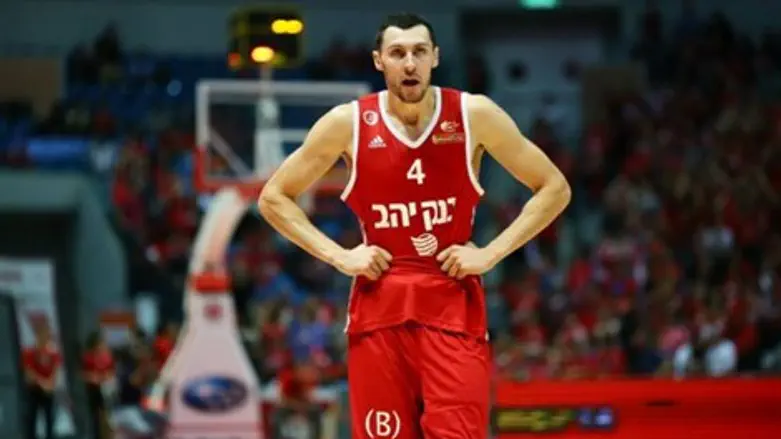 ממשיך לעונה נוספת. טוני גפני