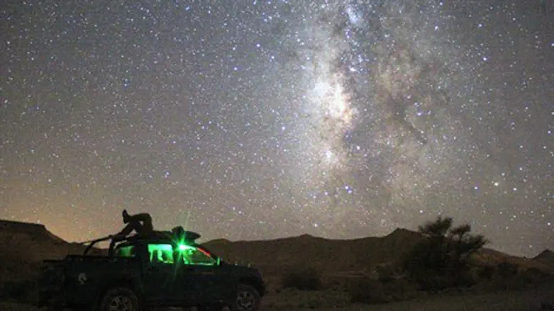 תצפית כוכבים בחניוני הלילה