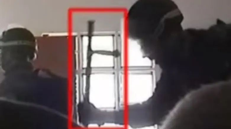 Сцена избиения активистов в Амоне