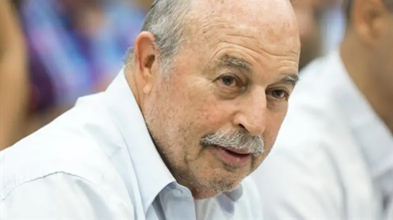 Нисан Сломянски