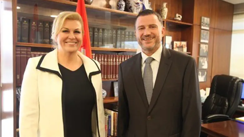 אדלשטיין ונשיאת קרואטיה. היום