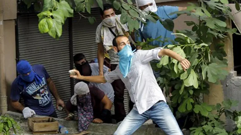 Kurdish protesters clash with Turkish police