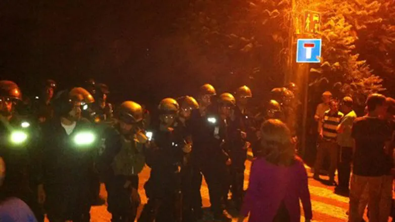 הפינוי. הלילה