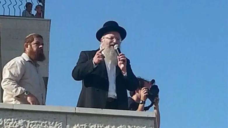 הרב אליהו בבית אל. הבוקר