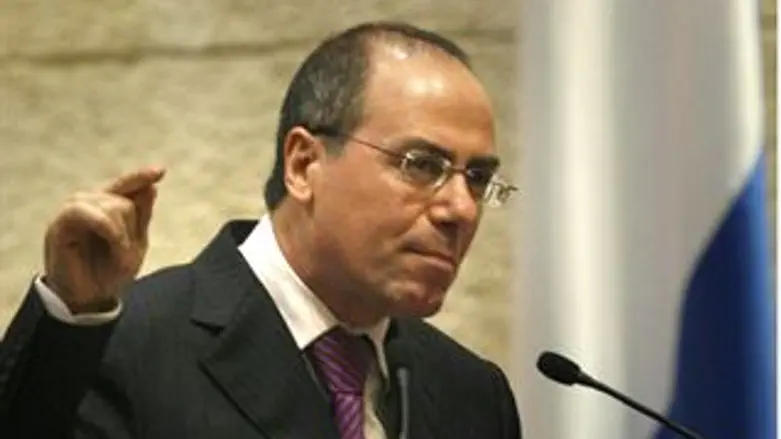 לחזק המתיישבים. השר שלום