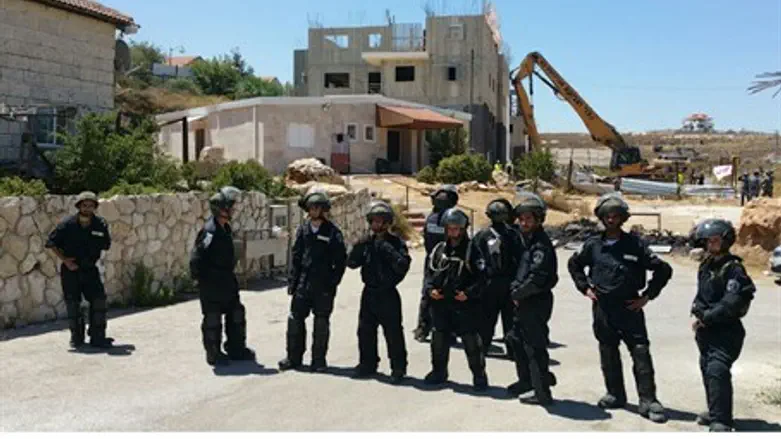 Начат снос домов в Бейт-Эле